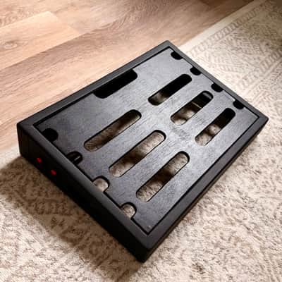Bolt Custom Pedalboard - Black Tolex | Handmade image 2