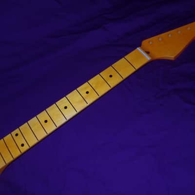 Medium Fret 7.25 Radius C Shape Stratocaster Allparts Fender Licensed Maple neck image 2
