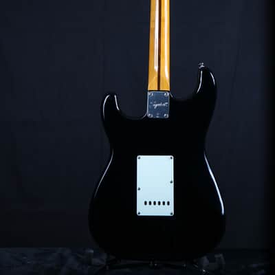 Squier Classic Vibe '70s Stratocaster Black w/ Pearl Pickguard image 3