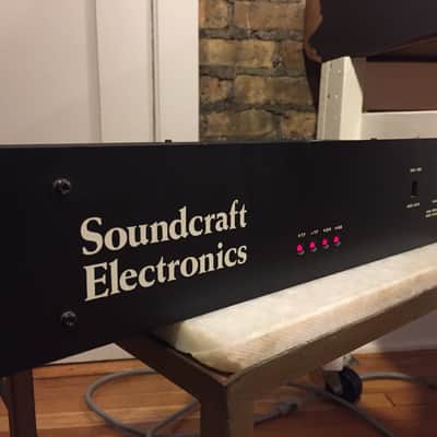 Soundcraft 600 mixing console image 7