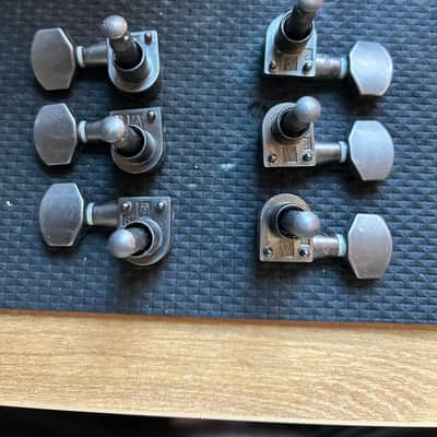 6 in-line Tuning Machines - Aged Nickel image 3