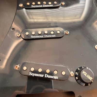 Seymour Duncan Alnico II Pro Loaded Strat Pickguard Early 2000s - Black image 3
