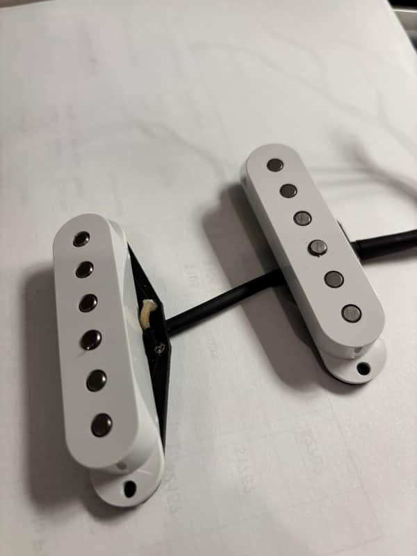 Lindy Fralin Strat Vintage Hot Pickup Set of 2 (Neck, Middle) - White image 1