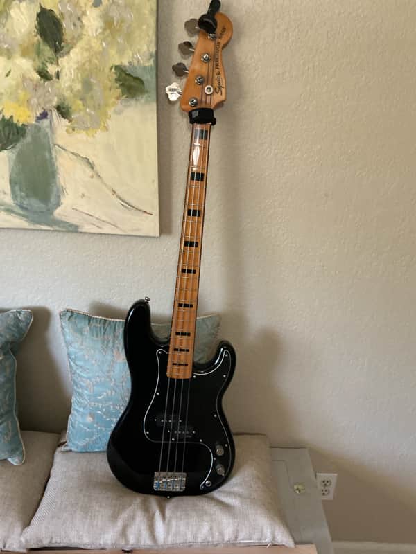 Squier Classic Vibe '70s Precision Bass 2015 - Present - Black image 1