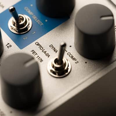 Universal  UAFX MAX PREAMP DUALCOMPRESSOR 2023 - 2025 image 3