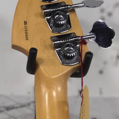 Fender Highway One Precision Bass with Rosewood Fretboard 2003 - 2005 3-Color Sunburst image 12