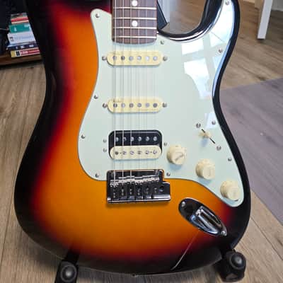 Fender American Ultra Stratocaster HSS with Rosewood Fretboard 2019 - Present - Ultraburst image 14