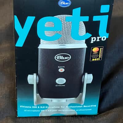 Blue Yeti Pro USB & XLR Studio Condenser Microphone w/ Original Box - Mint image 9