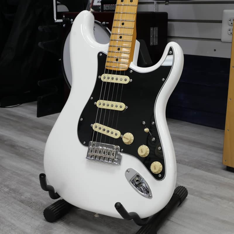 Fender Player II Stratocaster Polar White Maple Fingerboard image 1