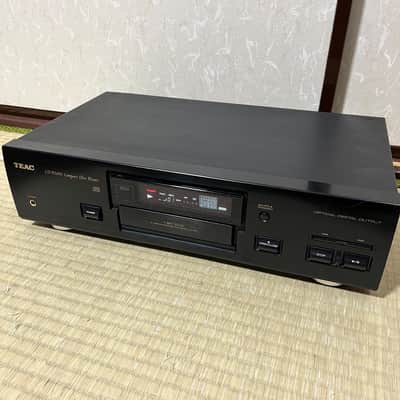 Pioneer P-D70 CD Compact Disc Player / Works / Super Clean / Rare