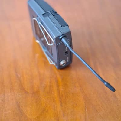 Sennheiser Sennheiser SK100 G2 Bodypack Transmitter – Professional Wireless Reliability image 2