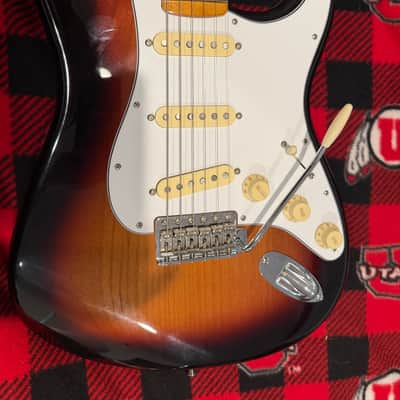 Fender Jimi Hendrix Artist Series Signature Stratocaster 2019 - Present - 3-Color Sunburst image 3