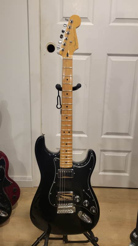 ギター Fender Mexico BlackTop HSH Stratocaster Fender Mexican BlackTop Standard Strat RW HSH TS 0148900559