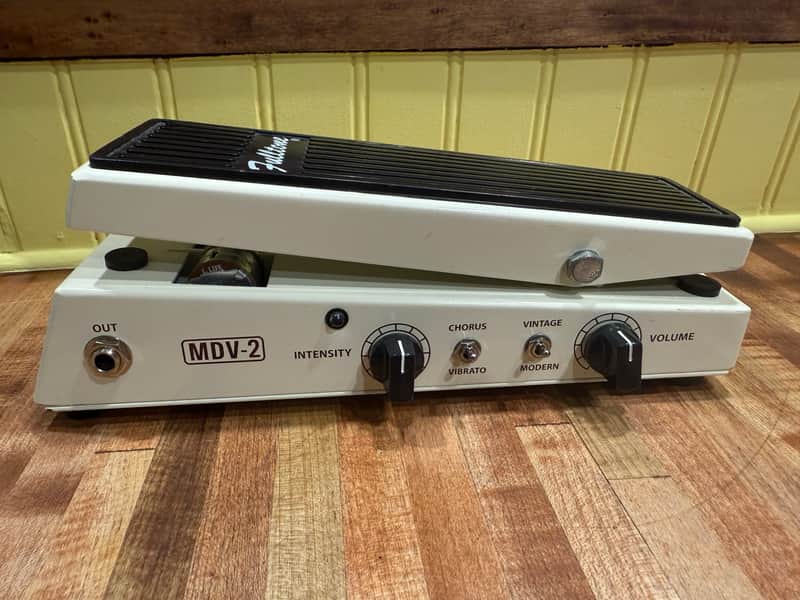 Fulltone Mini Deja Vibe MDV-2 White image 1