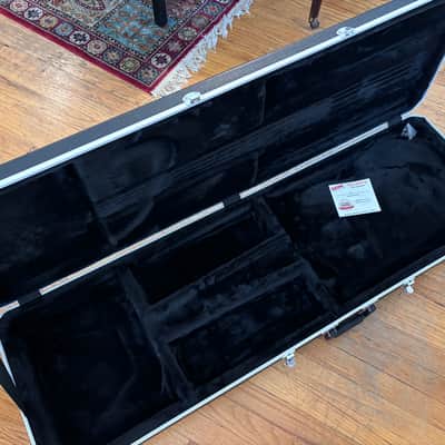 Gator GC-BASS Deluxe Molded Electric Bass Case 2020 - Black image 7