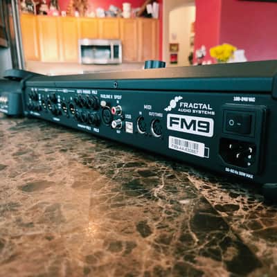 Fractal Audio FM9 Amp Modeler / FX Processor 2021 - 2023 - Black image 3