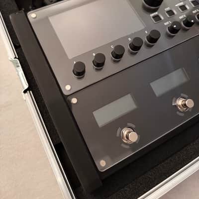 Fractal Audio FM9 Mk II Turbo – Like New – Complete Set with Case & EV-1 image 2