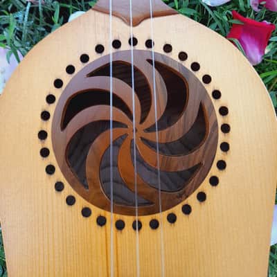 Georgian folk music instrument Panduri | String instrument Panduri | ფანდური | Fanduri image 6