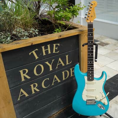 Fender American Professional II Stratocaster with Rosewood Fretboard Miami Blue (2021) image 2