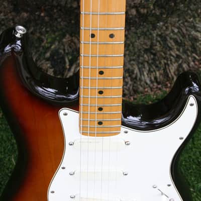 Fender American Stratocaster Plus 1987 Low E4 serial number. image 13
