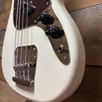 Squier Classic Vibe 60's Mustang Bass Olympic White image 3