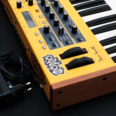 Dave Smith Instruments Mopho 32-Key Monophonic Synthesizer 2011 - 2016 - Yellow with Wood Sides image 6