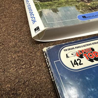 Lot of 7 Used Piano & Organ EZ Play Books including Super & Standard Hits & More image 4