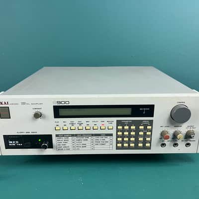 Akai S900 MIDI Digital Sampler 1986 Upgraded with Gotek USB + new backlight