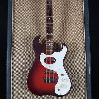 Silvertone 1457 1960’s Vintage Guitar w/ Amp-in-Case (401) image 2