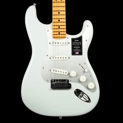 American Ultra II Stratocaster In Avalanche (Pre-Owned) image 1