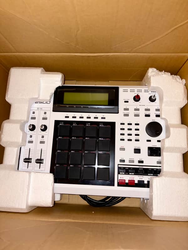 Akai MPC2500 SE Music Production Center image 1
