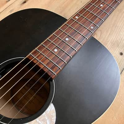 Art & Lutherie Roadhouse Faded Black Parlour Sized Electro Acoustic Guitar Pre Owned Parlor image 4