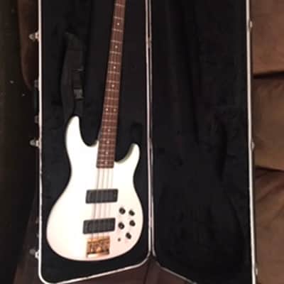 Peavey Dynabass 1989 White image 1