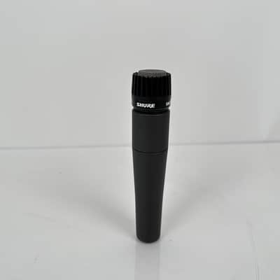 (Authentic) Shure SM57 Microphone.
