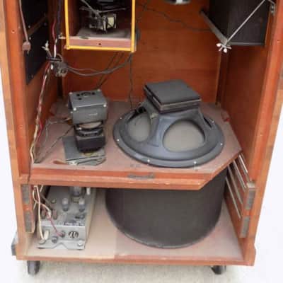 Leslie 122RV - Walnut image 6
