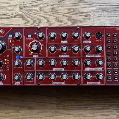 Behringer Neutron + Rack Ears + Dust Cover