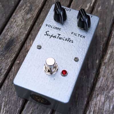 B.G. Harding Supa Twister (Marshall Supa Fuzz clone) 2026 - Silver Hammer image 1