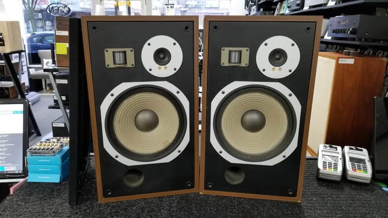 Pioneer HPM-700 4-Way Bass Reflex Speaker Pair (1980-82) (AS IS