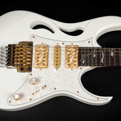 2024 Ibanez PIA3761-SLW Steve Vai Signature - Stallion White | Japan HSH DiMarzio Pickups Stainless Steel Frets Double Locking Tremolo 3.53kg | CoA OHSC image 4