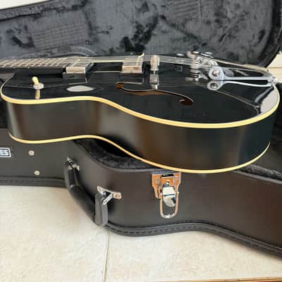 Godin 5th Avenue Uptown GT 2011 Black w/ Gator Hardshell Case image 8