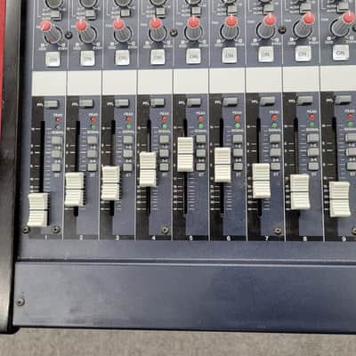 Yamaha MG32/14FX 32 Channel Mixing Console - Blue image 9