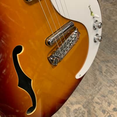 Danelectro Prototype 2026 - Sunburst Bild 9