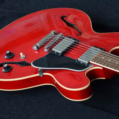 WEEKEND DEAL Gibson ES-335 made in USA 2006*20 years old semi acoustic in mint condition/one owner/frets 100%*lightweight=3,6kg*this beauty sounds/plays/looks really great*Gibson case made in Canada/not China*3290€ Bild 3