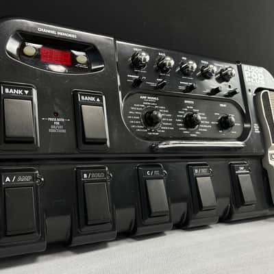 Line 6 Floor POD Plus Multi-Effect and Amp Modeler 2010 - Black image 2