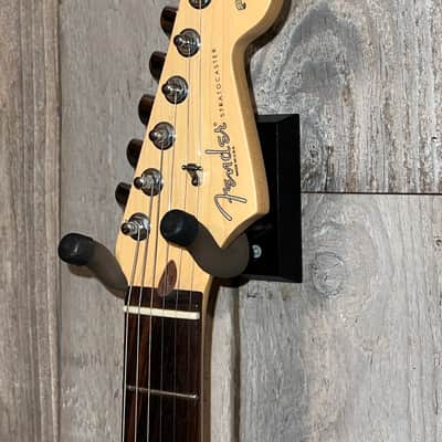 2005 Fender 60th Anniversary American Series Stratocaster, Rosewood Fretboard 3-Color Sunburst, Very Collectable and Ships Fast ! image 7
