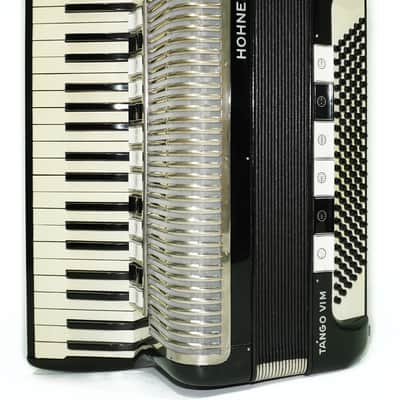 Hohner Tango VIM Accordion 120 Bass, made in Germany, Vintage Piano Accordion, incl. New Straps and Soft Case, 2694 image 6