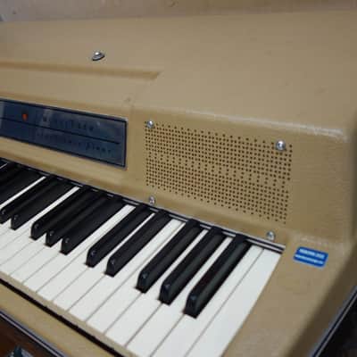 Wurlitzer 200 64-Key Electric Piano 1968 - 1974 - Beige image 10