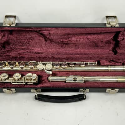Armstrong 104 Student Model Closed-Hole Flute with C Foot, Offset G 2010s - Silver-Plated image 1