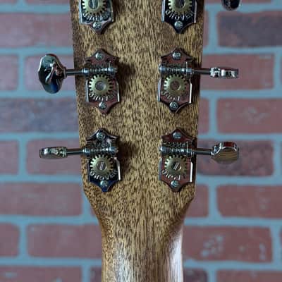 Martin 000JR-E Jeff Tweedy Junior Size Acoustic-Electric Guitar - Tweedy Burst image 14