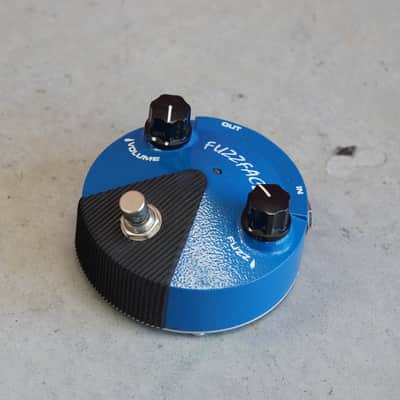 FFM1 FUZZ FACE mini エフェクターペダル Amazon.com: Dunlop FFM1 SILICON FUZZ FACE MINI Pedal w/ 9V Power